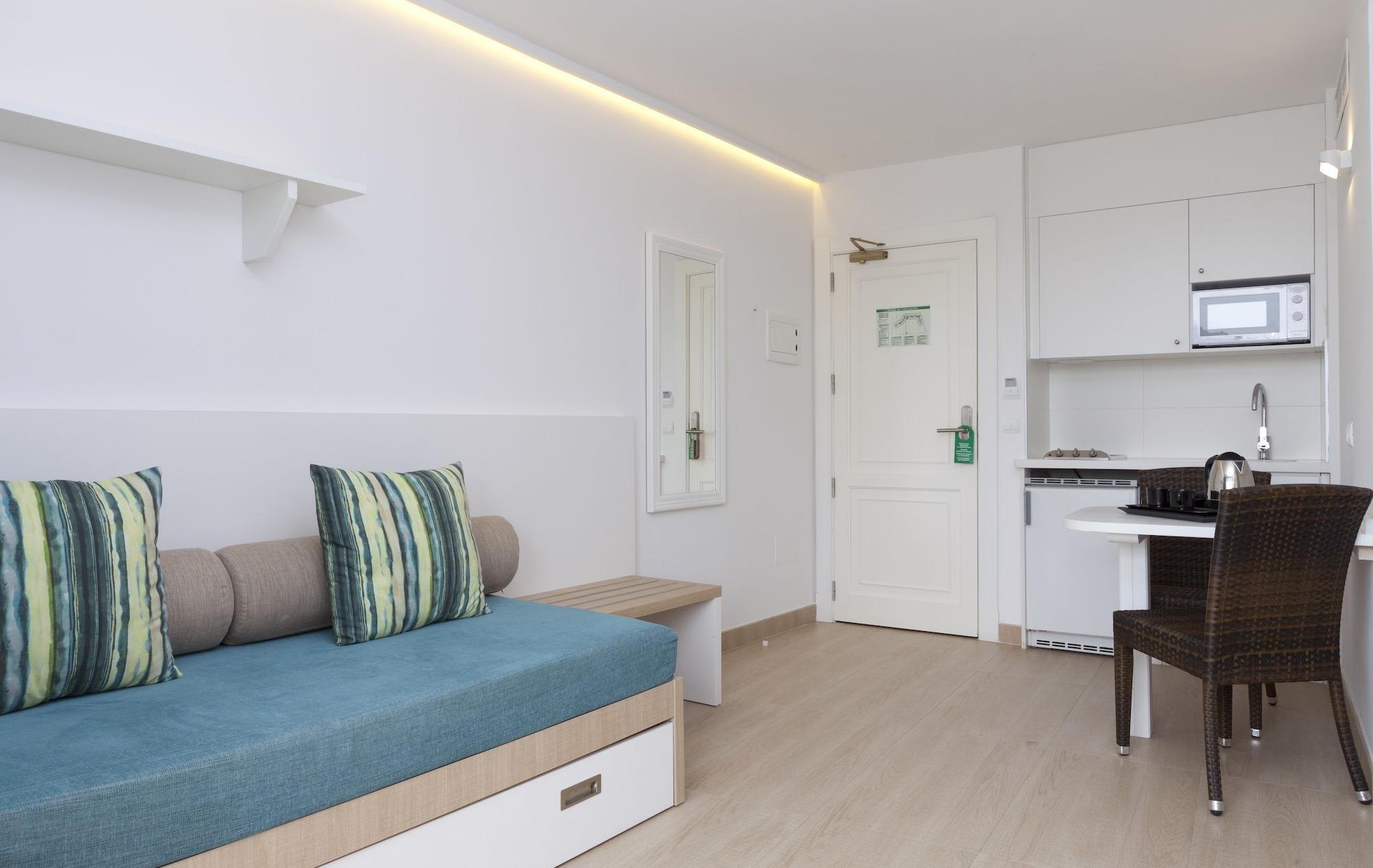 Marvell Club Hotel & Apartments Сан-Антонио-Абад Экстерьер фото