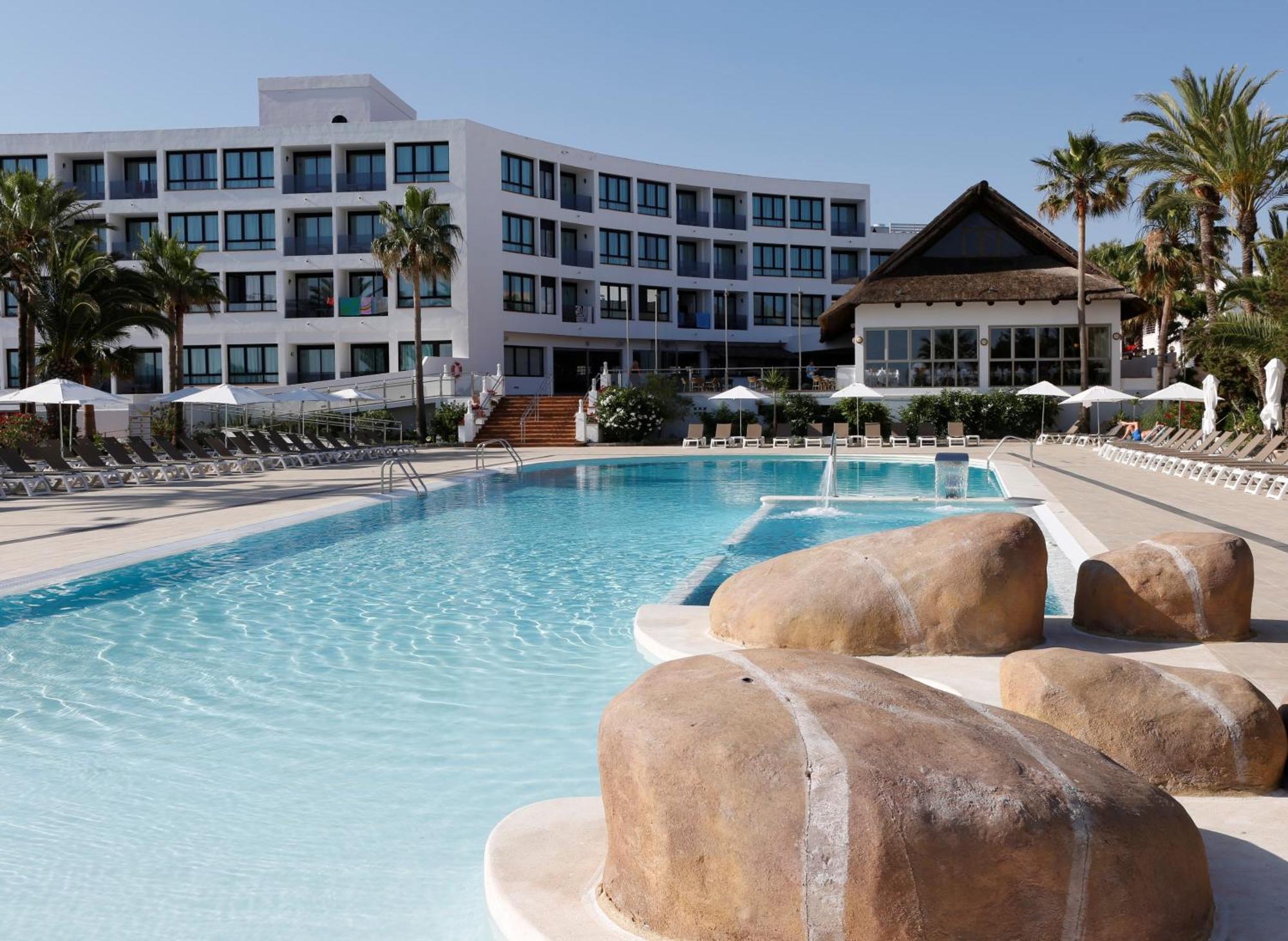 Marvell Club Hotel & Apartments Сан-Антонио-Абад Экстерьер фото