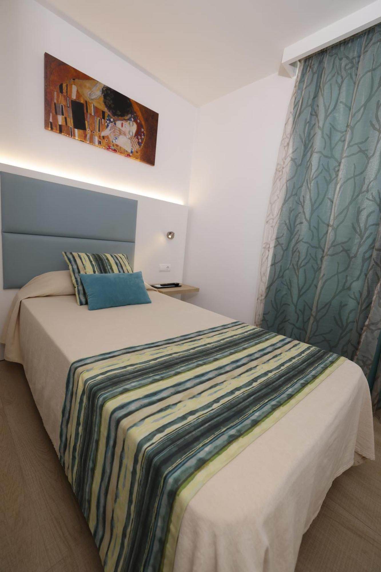 Marvell Club Hotel & Apartments Сан-Антонио-Абад Экстерьер фото